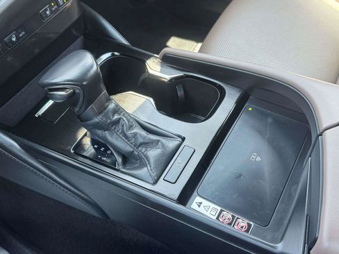 Used 2024 Lexus ES 350 w/ Premium Package FWD image 35