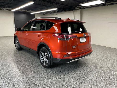 Used 2016 Toyota RAV4 XLE AWD/4WD image 11