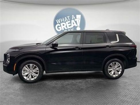 New 2026 Mitsubishi Outlander ES image 7