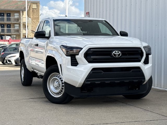 Used 2024 Toyota Tacoma SR RWD image 2