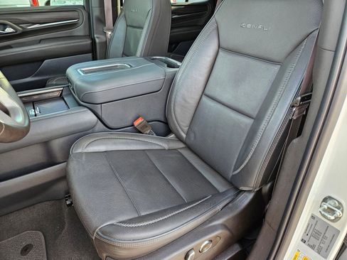 Used 2023 GMC Yukon Denali image 24