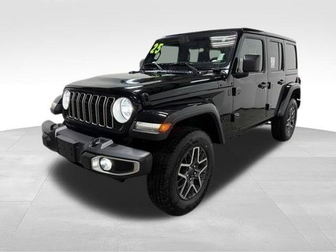 Certified 2025 Jeep Wrangler Unlimited Sahara AWD/4WD image 3