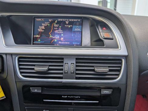 Used 2016 Audi A4 2.0T Premium image 32