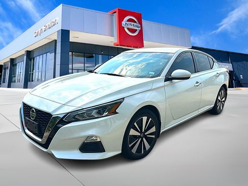 Used 2022 Nissan Altima 2.5 SV FWD image 1