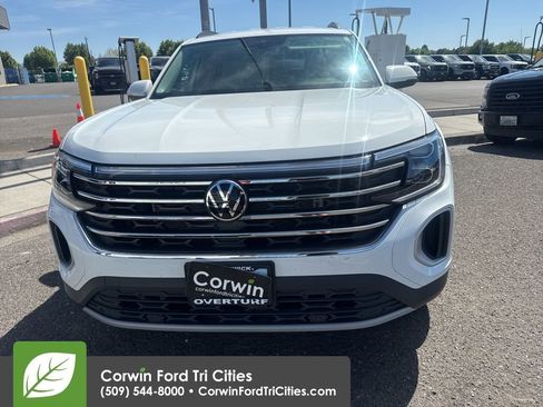 Used 2024 Volkswagen Atlas SE AWD/4WD image 11