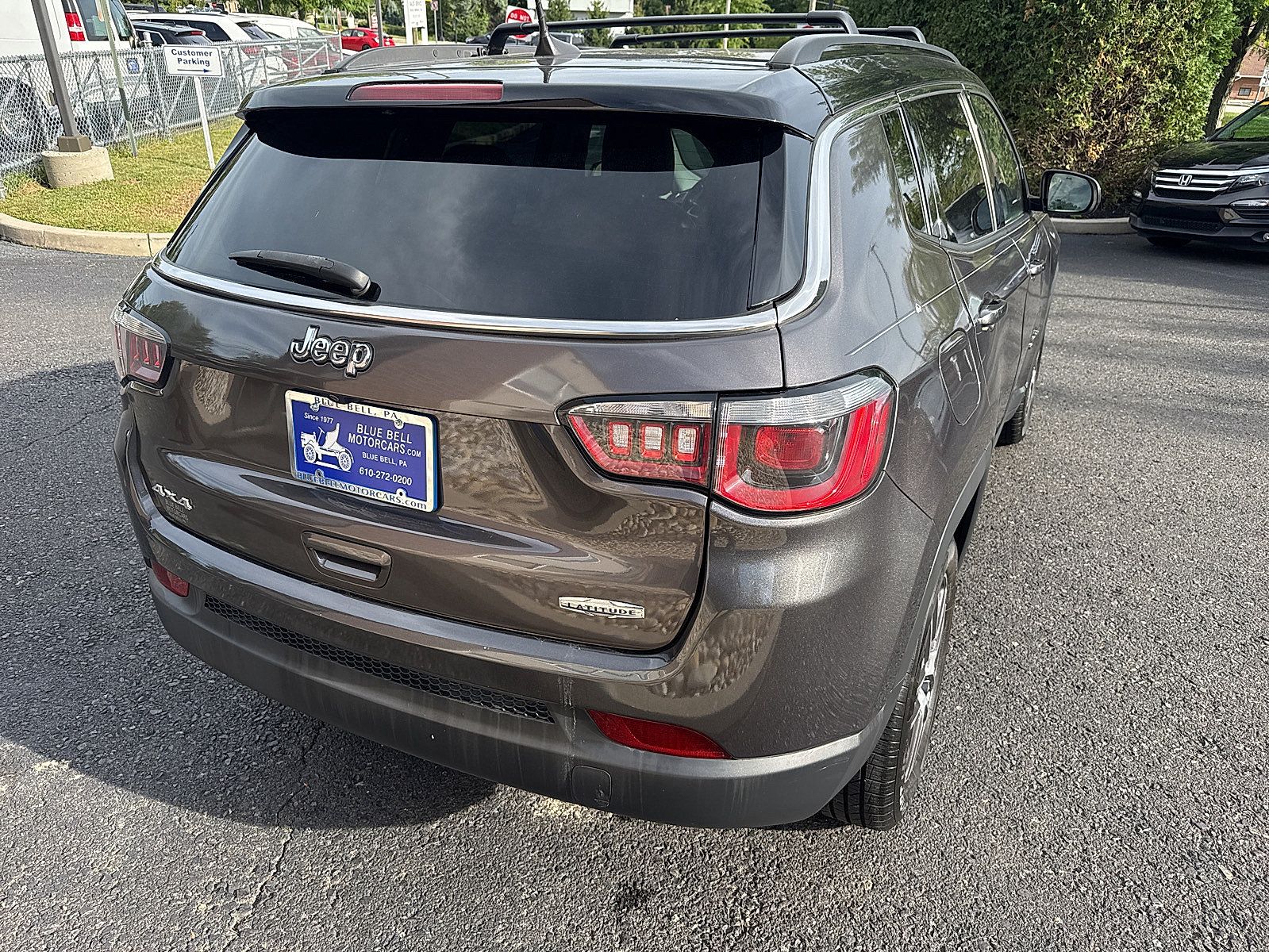 Used 2019 Jeep Compass Latitude w/ Popular Equipment Group AWD/4WD image 4