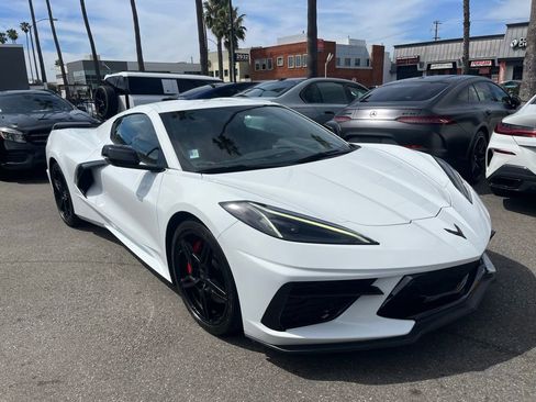 Used 2021 Chevrolet Corvette Stingray Preferred Cpe w/ Z51 Performance Package image 3