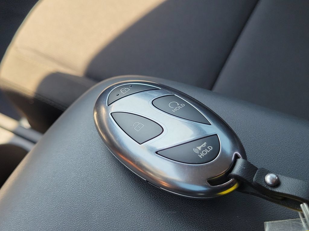 Used 2025 Hyundai Kona SEL FWD image 38