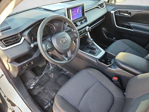 Used 2025 Toyota RAV4 XLE FWD image 12