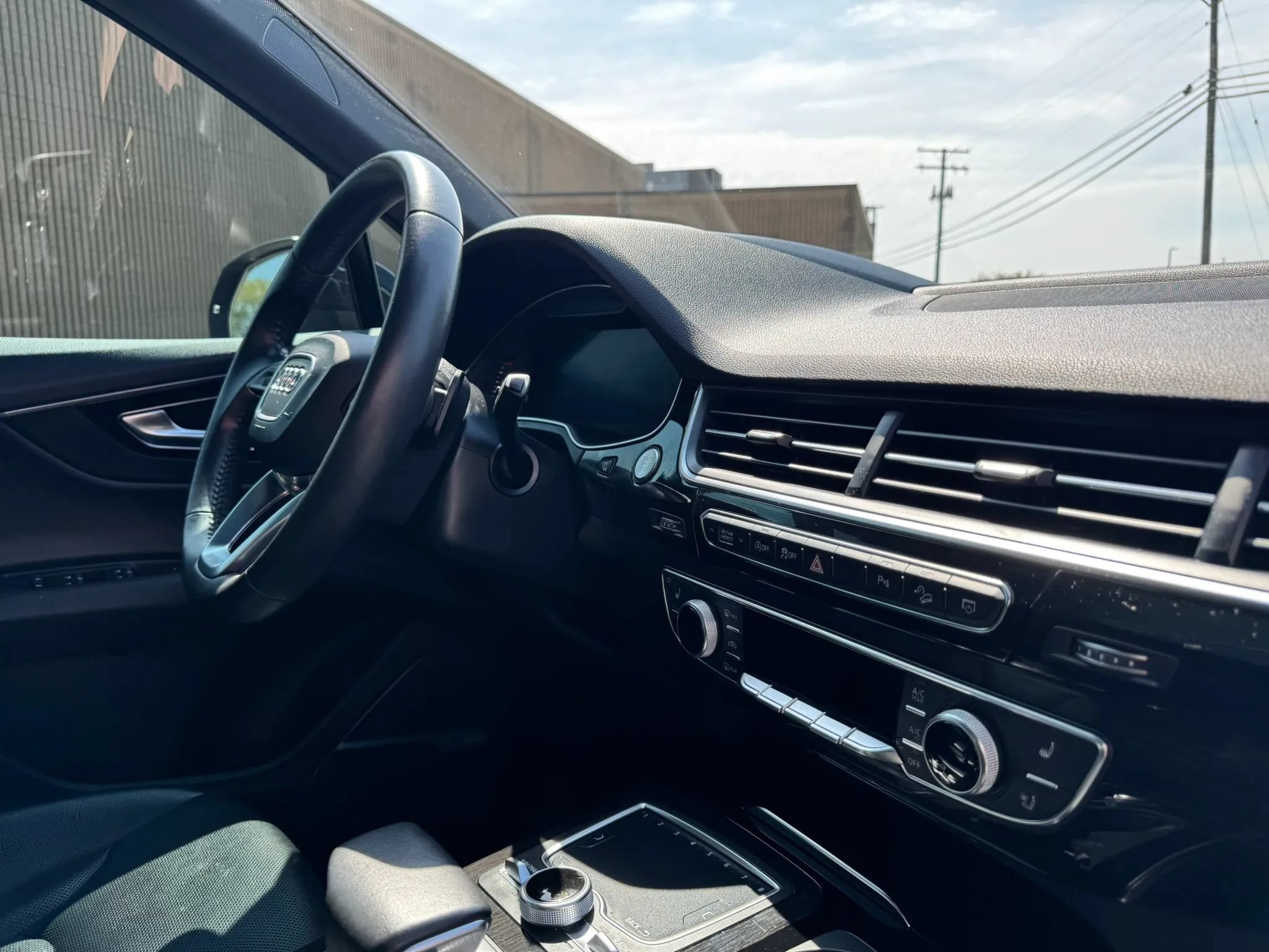 Used 2018 Audi Q7 3.0T Prestige AWD/4WD image 32