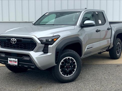 New 2025 Toyota Tacoma TRD Off-Road image 2