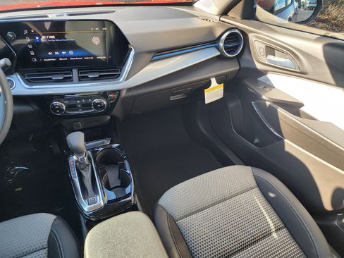 New 2026 Chevrolet Trax LT image 19