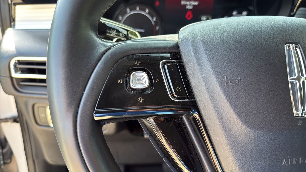 Used 2020 Lincoln Corsair AWD w/ Premium Package image 28
