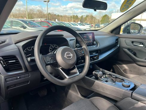 Used 2022 Nissan Rogue SV image 14