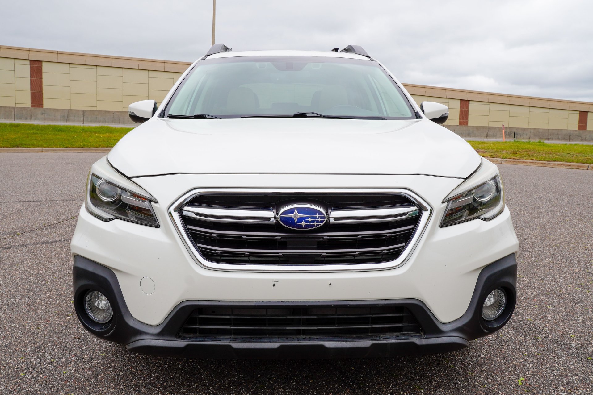 Used 2018 Subaru Outback 3.6R Limited AWD/4WD image 9