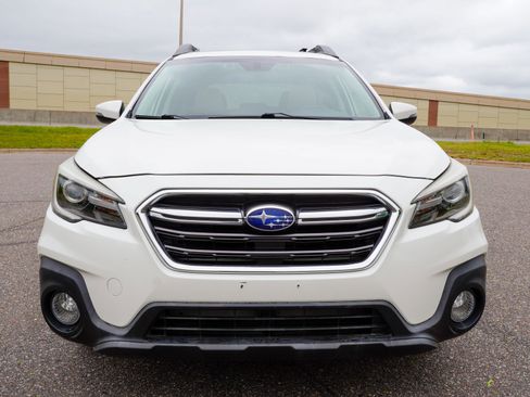 Used 2018 Subaru Outback 3.6R Limited AWD/4WD image 9