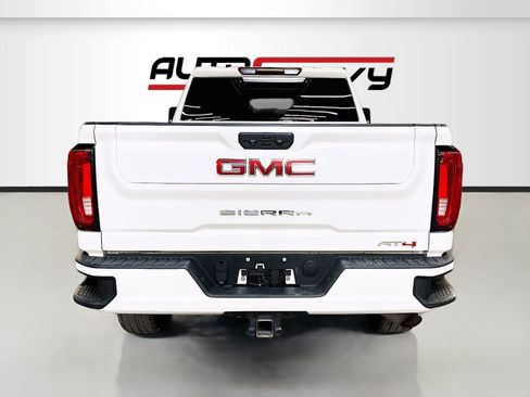 Used 2023 GMC Sierra 2500 AT4 image 6