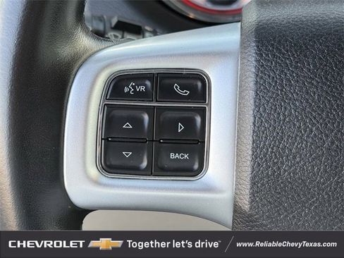 Used 2018 Dodge Grand Caravan SE w/ UConnect Hands-Free Group image 14