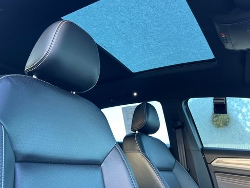 Used 2022 Volkswagen Atlas Cross Sport SEL R-Line image 14