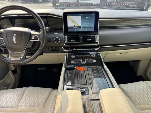 Certified 2020 Lincoln Navigator Black Label w/ Cargo Convenience Package AWD/4WD image 29