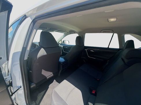 Used 2024 Toyota RAV4 XLE FWD image 22