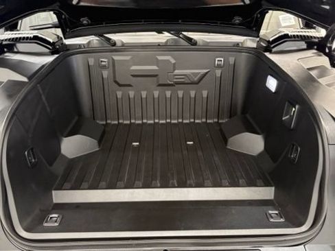 Used 2025 GMC Hummer EV 2X AWD/4WD image 9