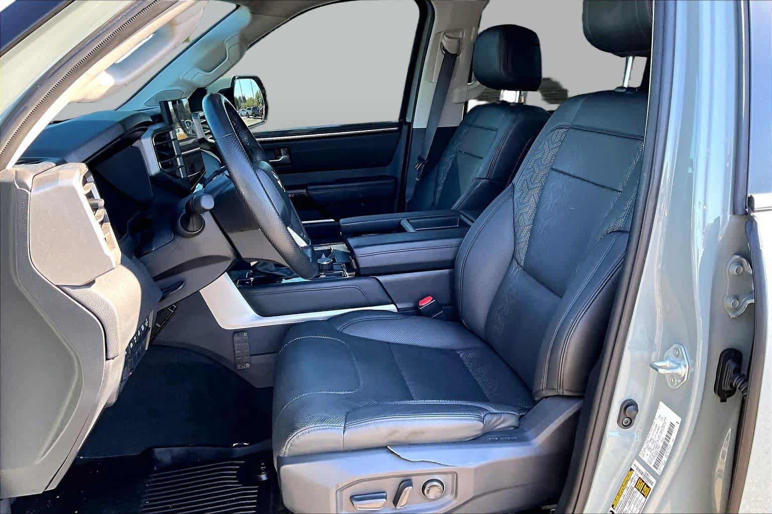 Used 2024 Toyota Tundra Limited AWD/4WD image 7