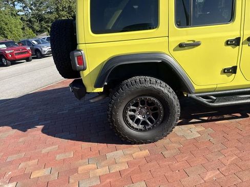 Used 2022 Jeep Wrangler Unlimited Sport w/ Xtreme Recon 35" Tire Package AWD/4WD image 23