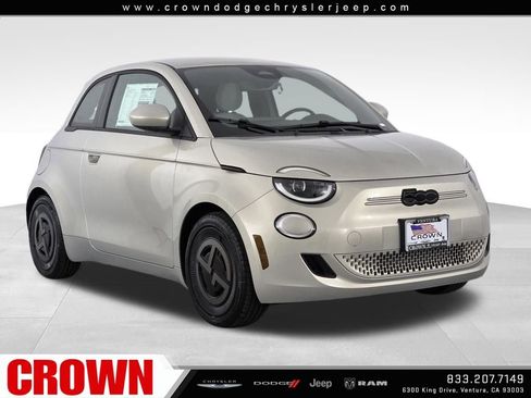 New 2025 FIAT 500 e image 3