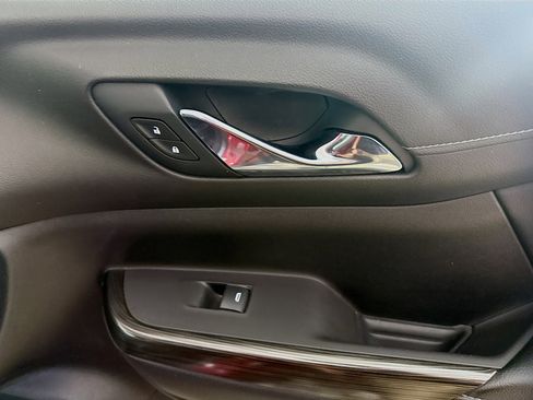 Used 2019 GMC Acadia SLT w/ Black Edition image 31