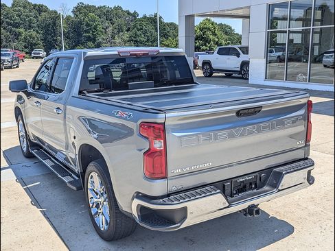 Used 2023 Chevrolet Silverado 1500 LTZ w/ Technology Package AWD/4WD image 9