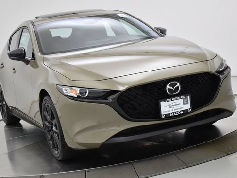 Certified 2025 MAZDA MAZDA3 Carbon AWD/4WD image 11