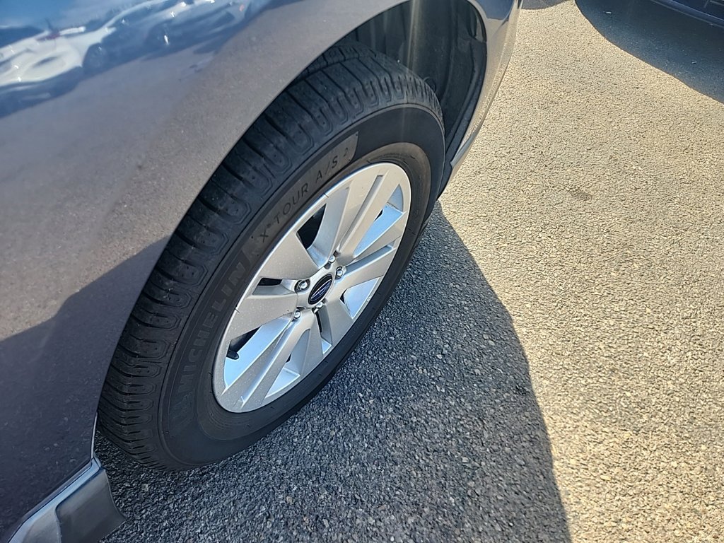 Used 2016 Subaru Outback 2.5i Premium AWD/4WD image 16