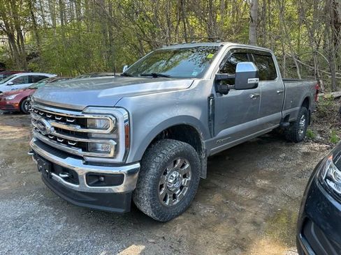 Used 2024 Ford F350 Lariat w/ Lariat Ultimate Package AWD/4WD image 3
