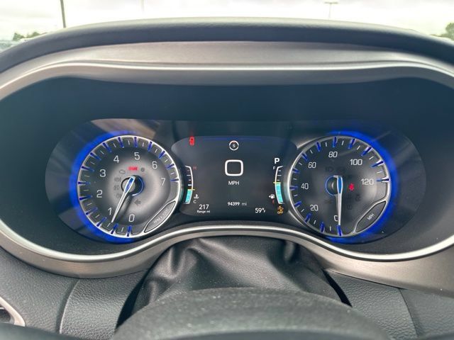 Used 2020 Chrysler Pacifica Touring-L w/ Advanced Safetytec Group AWD/4WD image 10