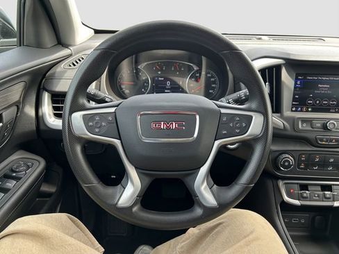 Used 2024 GMC Terrain SLE AWD/4WD image 10