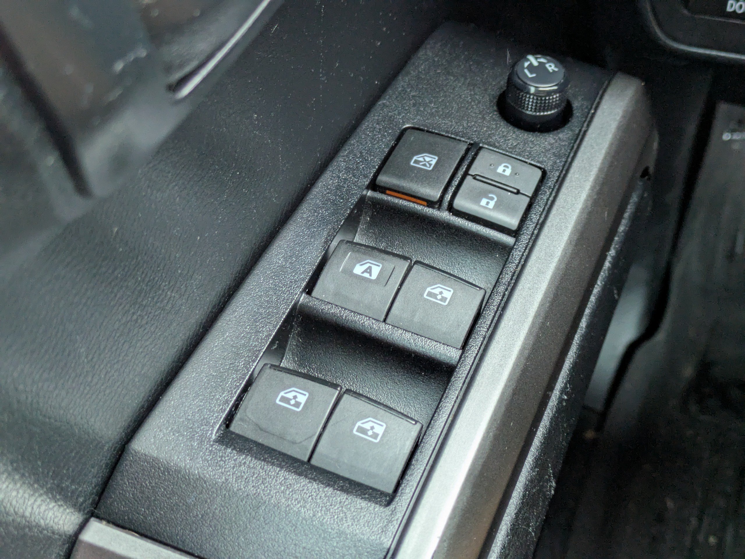 Used 2021 Toyota Tacoma SR5 AWD/4WD image 20