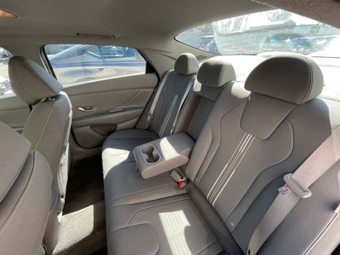 Used 2025 Hyundai Elantra SEL image 25