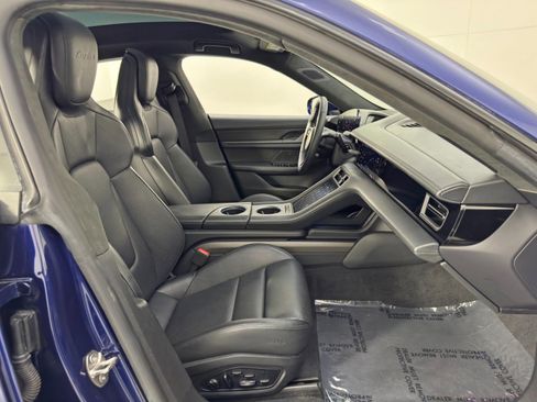 Used 2020 Porsche Taycan image 16