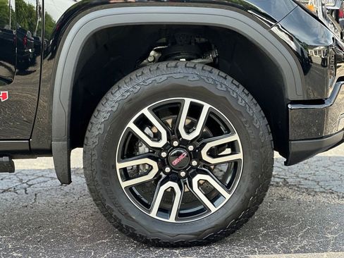 Used 2025 GMC Sierra 1500 AT4 w/ AT4 Premium Package AWD/4WD image 43