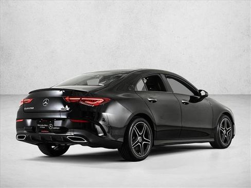 Used 2023 Mercedes-Benz CLA 250 4MATIC image 5