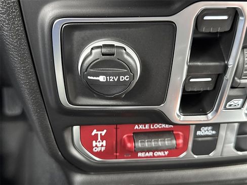 New 2025 Jeep Gladiator Mojave image 10