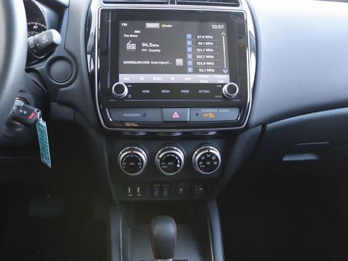 Used 2025 Mitsubishi Outlander Sport LE image 11