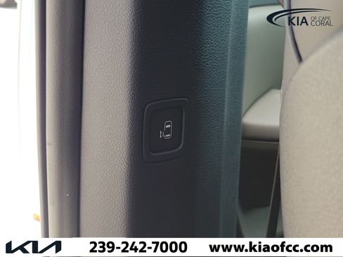 New 2026 Kia Carnival FWD image 19