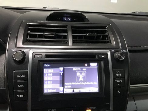 Used 2014 Toyota Camry FWD image 26