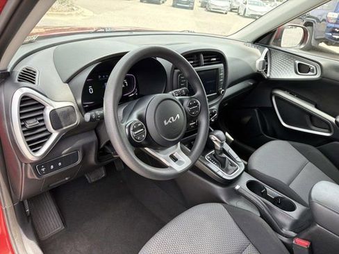 Used 2024 Kia Soul LX w/ Option Group 015 FWD image 12
