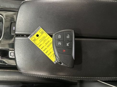 Used 2021 Buick Envision Essence w/ Technology Package I FWD image 33