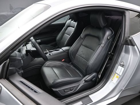 Used 2024 Ford Mustang Premium image 9