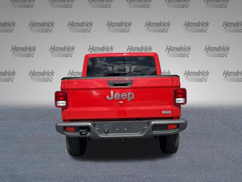 Used 2023 Jeep Gladiator Overland image 8