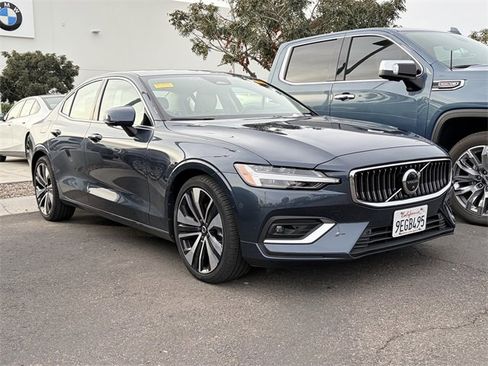 Used 2023 Volvo S60 B5 Ultimate image 3